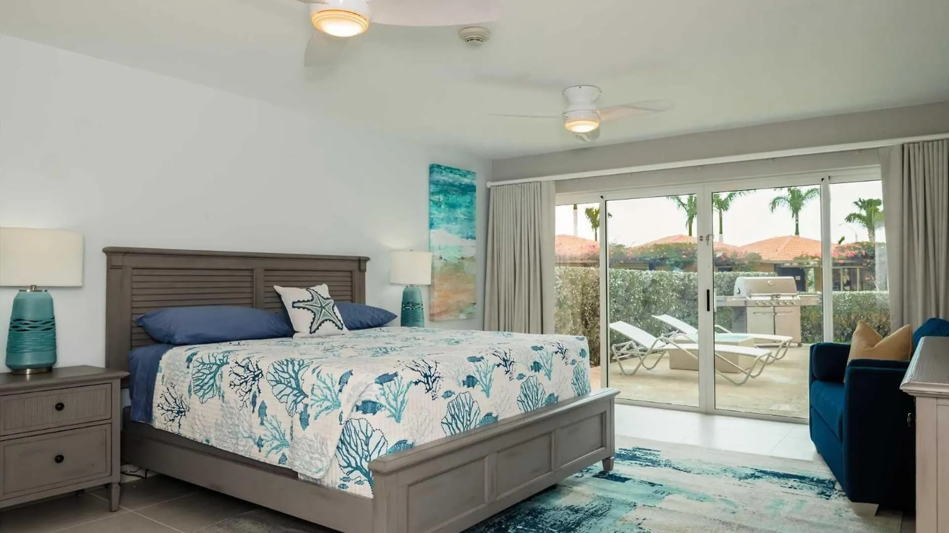 別荘 Beachfront - Garden Delight 2Br Condo - E125-2 パームビーチ