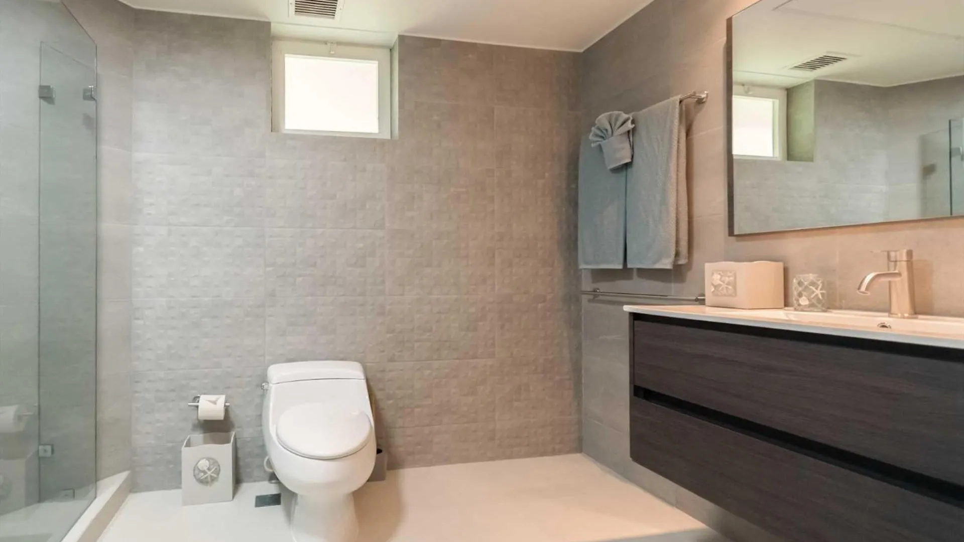 Beachfront - Garden Delight 2Br Condo - E125-2 棕榈滩 度假居